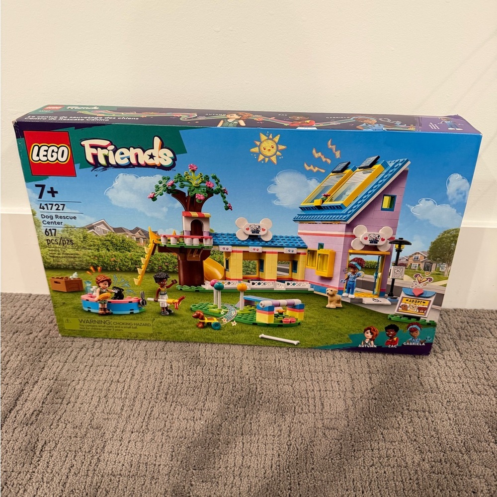 LEGO FRIENDS: Dog Rescue Center (41727)
Built once and repackaged. Missing the